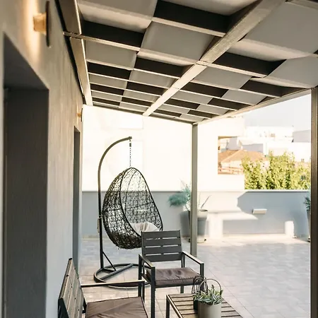 Center Apartment *